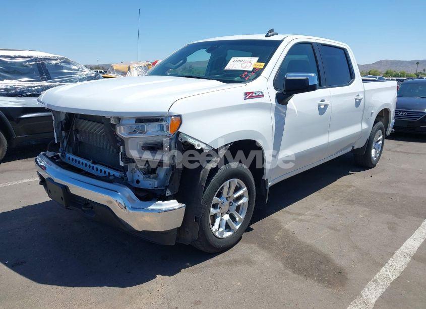 Photo 2 of 2022 Chevrolet Silverado 1500 4WD STANDARD BED LT (VIN 1GCUDDEDXNZ537566)