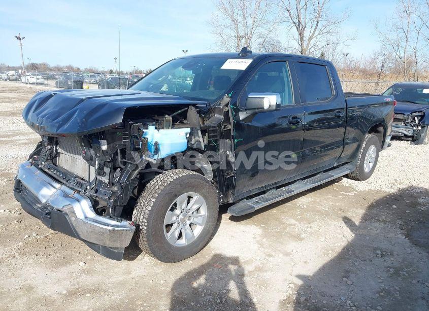Photo 2 of 2024 Chevrolet Silverado 1500 4WD STANDARD BED LT (VIN 1GCUDDEDXRZ292189)