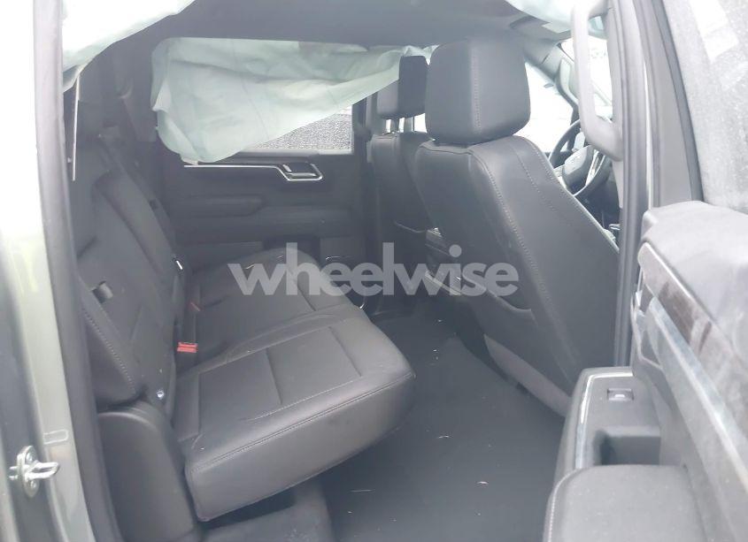 Photo 8 of 2024 Chevrolet Silverado 1500 4WD SHORT BED RST (VIN 1GCUDEE81RZ388883)