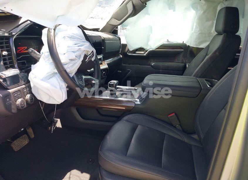 Photo 5 of 2024 Chevrolet Silverado 1500 4WD SHORT BED RST (VIN 1GCUDEE87RZ134353)