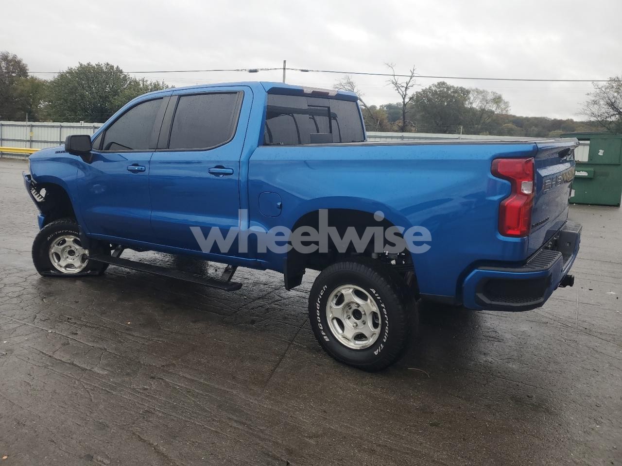 Photo 2 of 2022 CHEVROLET SILVERADO K1500 RST (VIN 1GCUDEED0NZ555614)