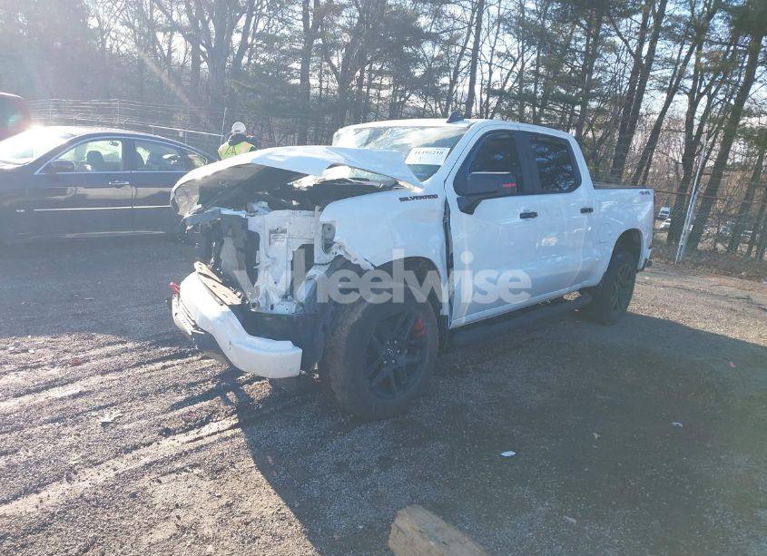 Photo 2 of 2023 Chevrolet Silverado 1500 4WD SHORT BED RST (VIN 1GCUDEED0PZ203264)