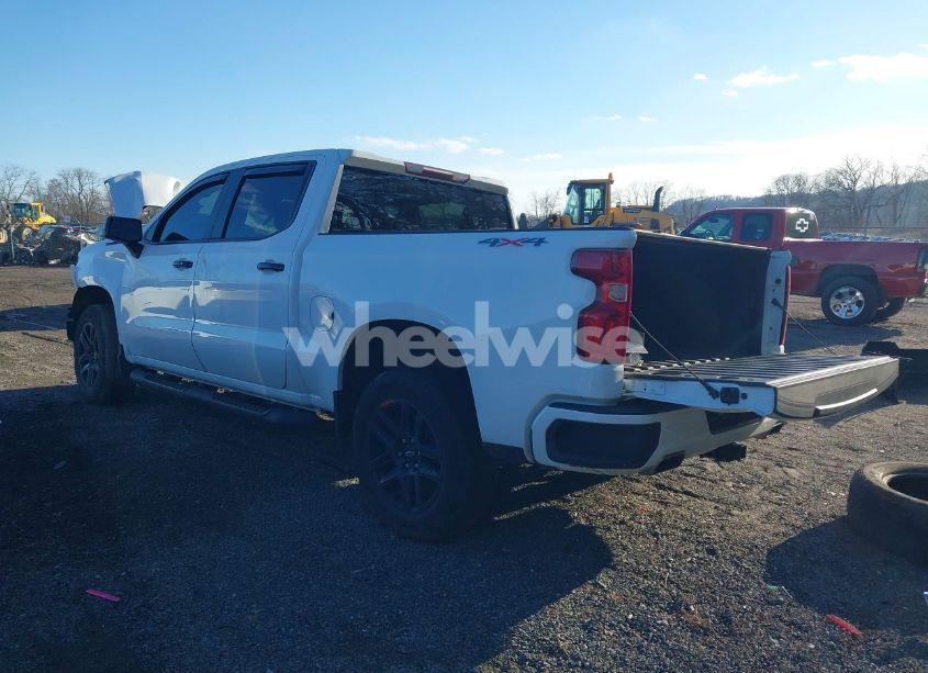 Photo 3 of 2023 Chevrolet Silverado 1500 4WD SHORT BED RST (VIN 1GCUDEED0PZ203264)