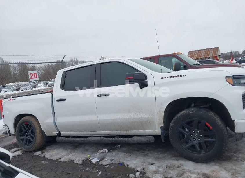 Photo 12 of 2024 Chevrolet Silverado 1500 4WD SHORT BED RST (VIN 1GCUDEED1RZ109462)