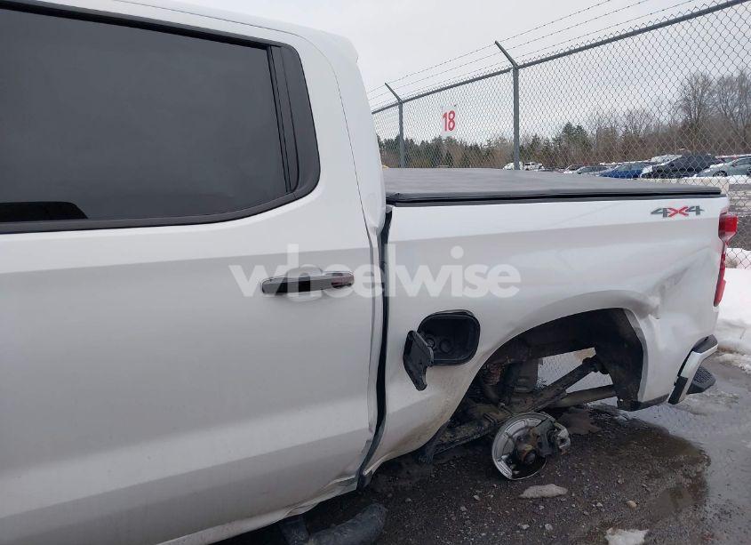 Photo 6 of 2024 Chevrolet Silverado 1500 4WD SHORT BED RST (VIN 1GCUDEED1RZ109462)