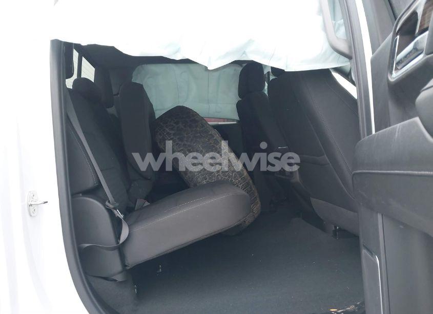 Photo 8 of 2024 Chevrolet Silverado 1500 4WD SHORT BED RST (VIN 1GCUDEED1RZ109462)