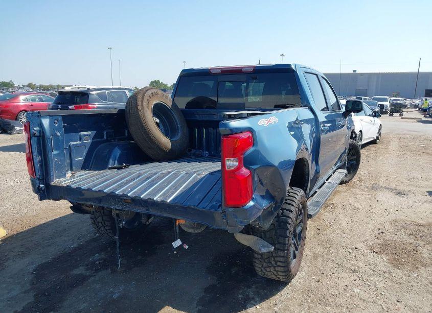 Photo 4 of 2024 Chevrolet Silverado 1500 4WD SHORT BED RST (VIN 1GCUDEED1RZ235238)