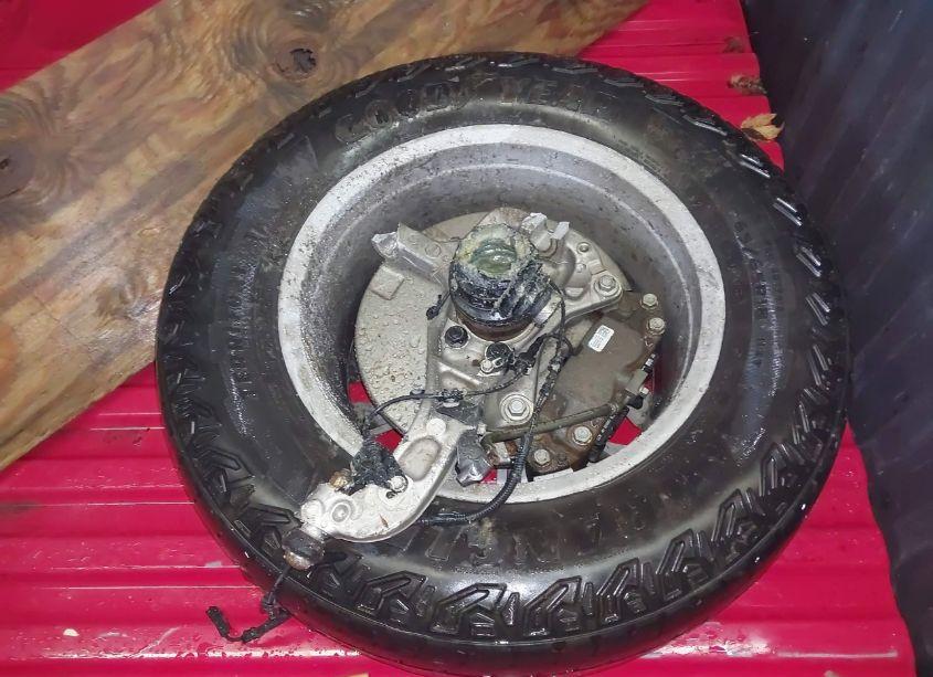 Photo 12 of 2022 Chevrolet Silverado 1500 4WD SHORT BED RST (VIN 1GCUDEED5NZ624779)