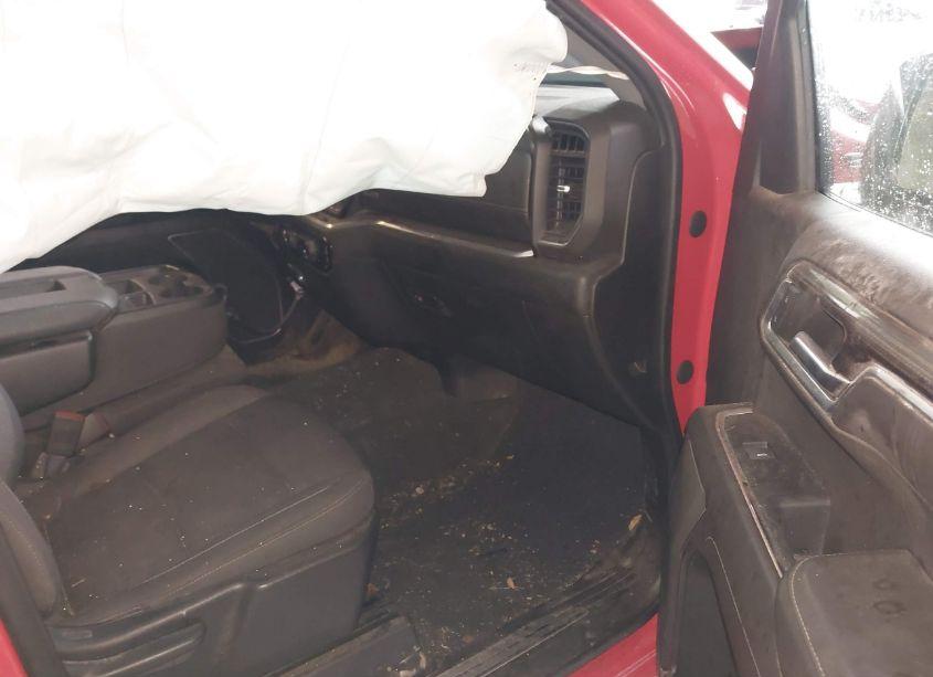 Photo 5 of 2022 Chevrolet Silverado 1500 4WD SHORT BED RST (VIN 1GCUDEED5NZ624779)
