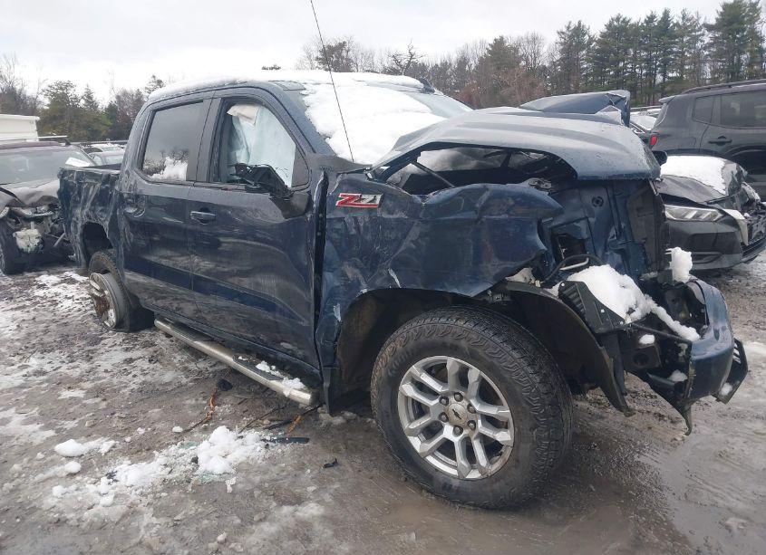 2022 Chevrolet Silverado 1500 4WD SHORT BED RST (VIN 1GCUDEED7NZ620877) main photo