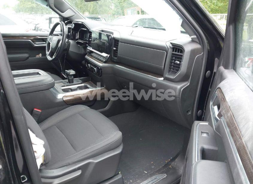 Photo 5 of 2022 Chevrolet Silverado 1500 4WD STANDARD BED RST (VIN 1GCUDEED7NZ638375)