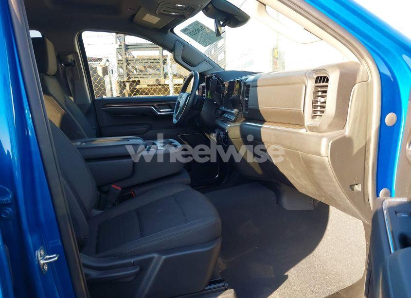 Photo 5 of 2023 Chevrolet Silverado 1500 4WD SHORT BED RST (VIN 1GCUDEED7PZ170196)