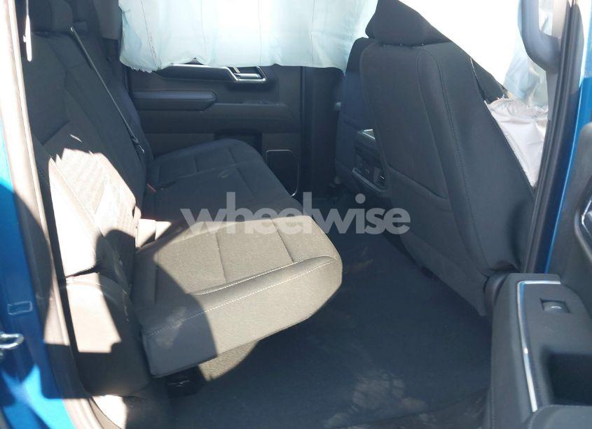 Photo 8 of 2024 Chevrolet Silverado 1500 4WD SHORT BED RST (VIN 1GCUDEED8RZ108471)