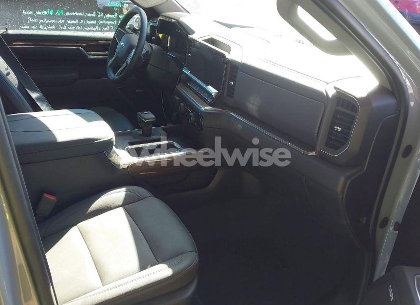 Photo 5 of 2024 Chevrolet Silverado 1500 4WD SHORT BED RST (VIN 1GCUDEED8RZ406938)