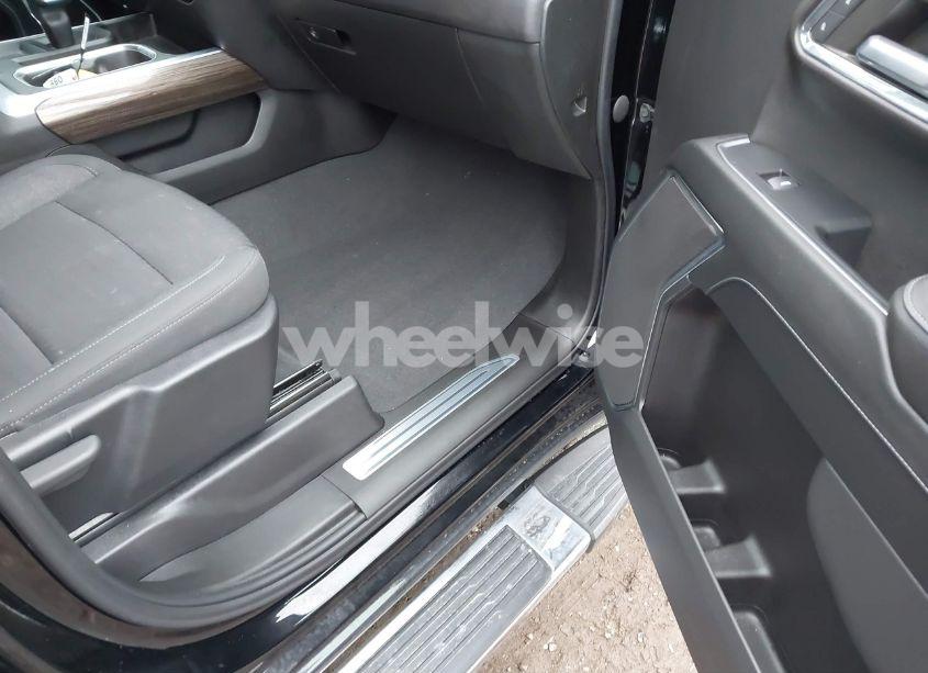 Photo 5 of 2023 Chevrolet Silverado 1500 (VIN 1GCUDEEL1PZ168810)