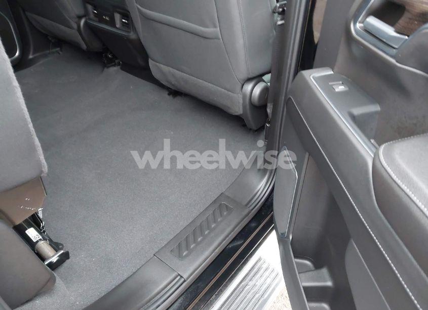 Photo 8 of 2023 Chevrolet Silverado 1500 (VIN 1GCUDEEL1PZ168810)