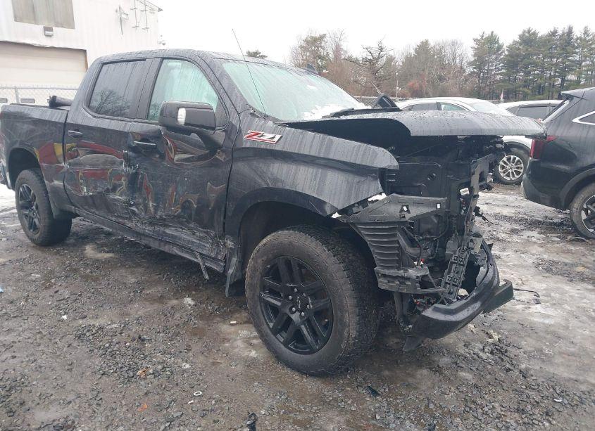 2022 Chevrolet Silverado 1500 4WD SHORT BED RST (VIN 1GCUDEET9NZ518004) main photo