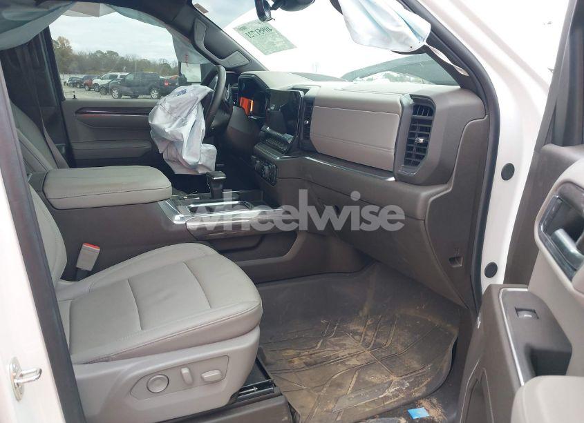 Photo 5 of 2024 Chevrolet Silverado 1500 4WD SHORT BED LTZ (VIN 1GCUDGE84RZ221297)