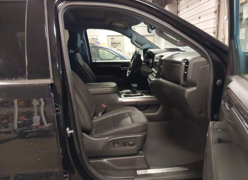 Photo 5 of 2024 Chevrolet Silverado 1500 4WD SHORT BED LTZ (VIN 1GCUDGED2RZ137377)