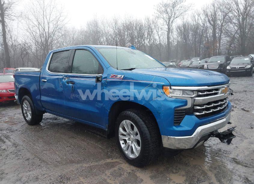 2022 Chevrolet Silverado 1500 4WD SHORT BED LTZ (VIN 1GCUDGED7NZ555928) main photo