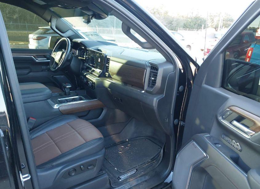 Photo 5 of 2023 Chevrolet Silverado 1500 4WD SHORT BED HIGH COUNTRY (VIN 1GCUDJE86PZ132261)