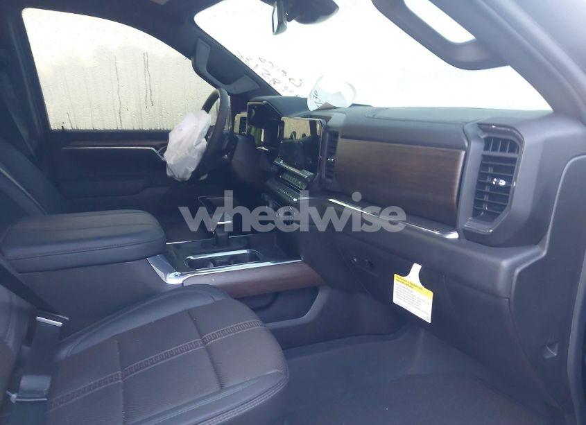Photo 5 of 2024 Chevrolet Silverado 1500 4WD SHORT BED HIGH COUNTRY (VIN 1GCUDJEDXRZ394557)