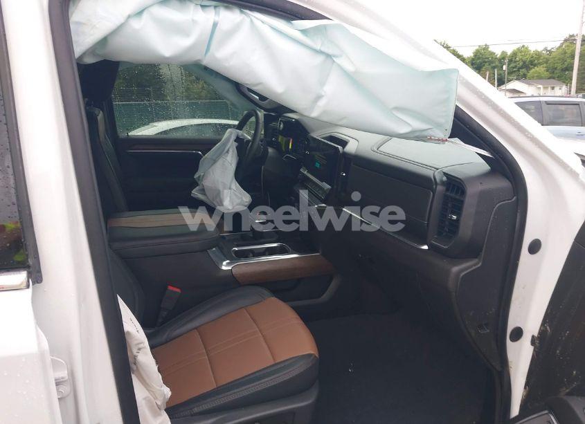 Photo 5 of 2023 Chevrolet Silverado 1500 4WD SHORT BED HIGH COUNTRY (VIN 1GCUDJEL8PZ243348)