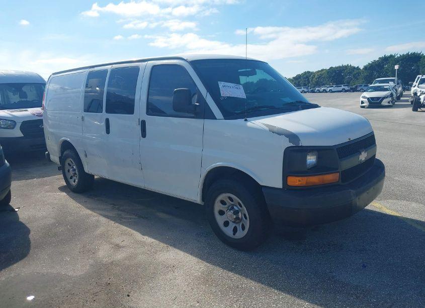2010 Chevrolet Express WORK VAN (VIN 1GCUGADX9A1117100) main photo