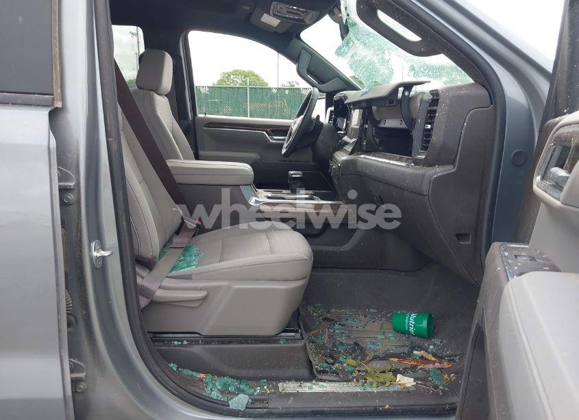 Photo 5 of 2025 Chevrolet Silverado 1500 4WD STANDARD BED LT (VIN 1GCUKDED0SZ216878)