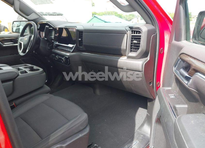 Photo 5 of 2025 Chevrolet Silverado 1500 4WD STANDARD BED LT (VIN 1GCUKDED6SZ109138)