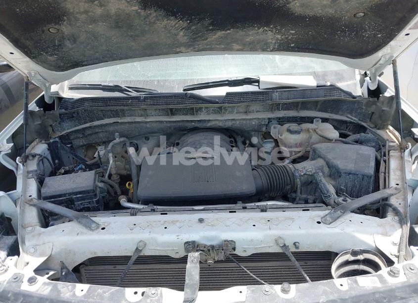 Photo 10 of 2025 Chevrolet Silverado 1500 4WD STANDARD BED LT (VIN 1GCUKDEDXSZ131563)