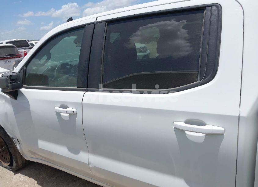 Photo 13 of 2025 Chevrolet Silverado 1500 4WD STANDARD BED LT (VIN 1GCUKDEDXSZ131563)