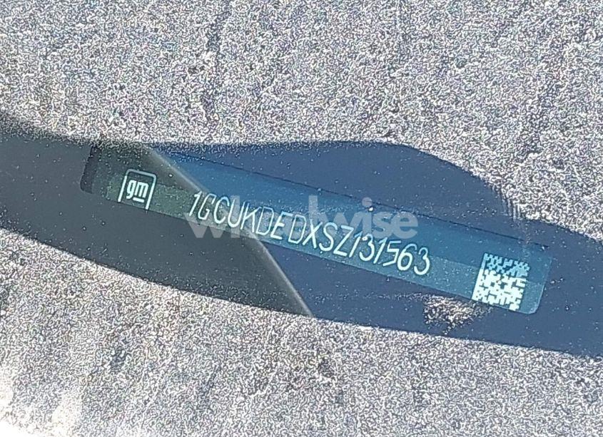 Photo 9 of 2025 Chevrolet Silverado 1500 4WD STANDARD BED LT (VIN 1GCUKDEDXSZ131563)