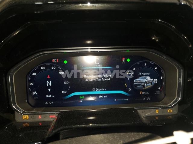 Photo 3 of 2026 CHEVROLET SILVERADO K1500 RST (VIN 1GCUKEED2TZ146954)
