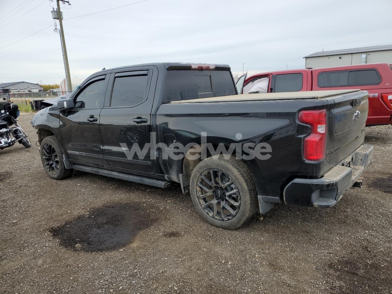 Photo 2 of 2025 CHEVROLET SILVERADO K1500 HIGH COUNTRY (VIN 1GCUKJE82SZ173730)