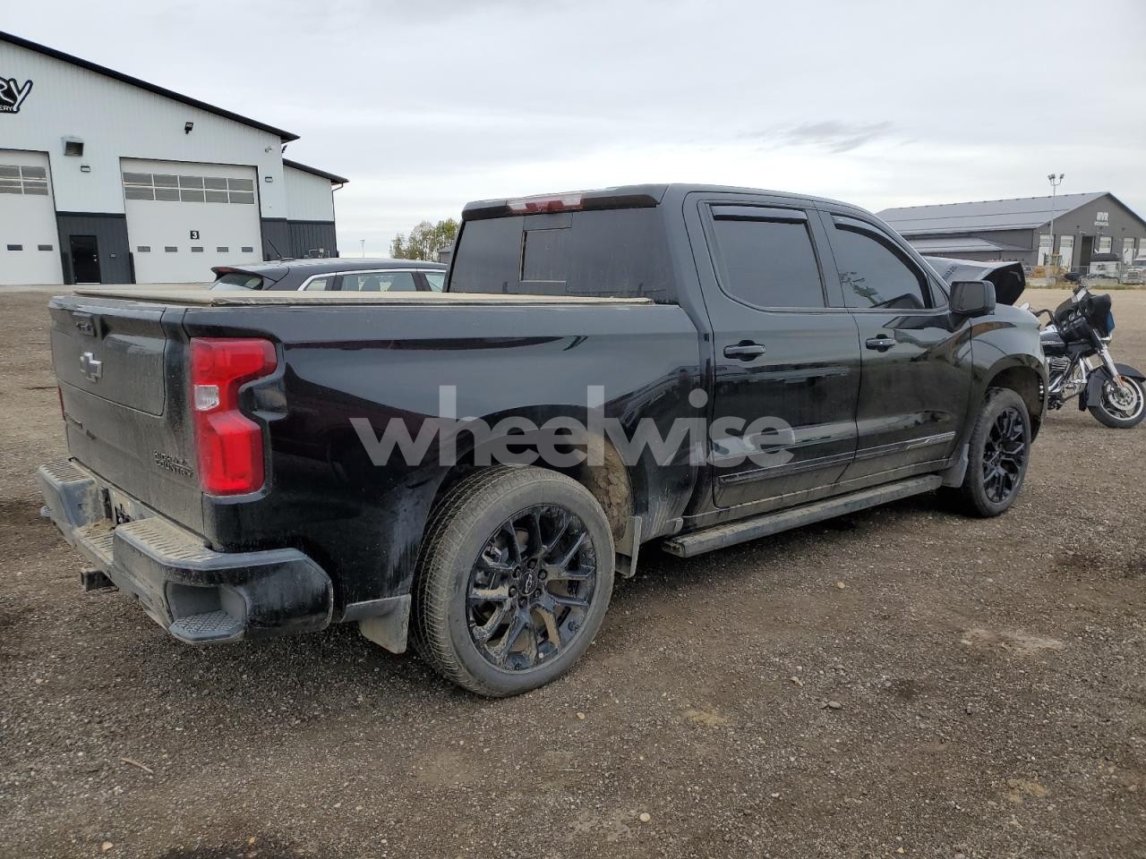 Photo 3 of 2025 CHEVROLET SILVERADO K1500 HIGH COUNTRY (VIN 1GCUKJE82SZ173730)