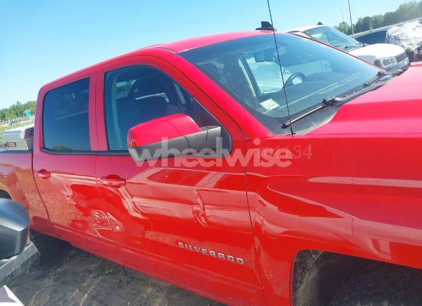 Photo 13 of 2018 Chevrolet Silverado 1500 1LT (VIN 1GCUKREC0JF222376)