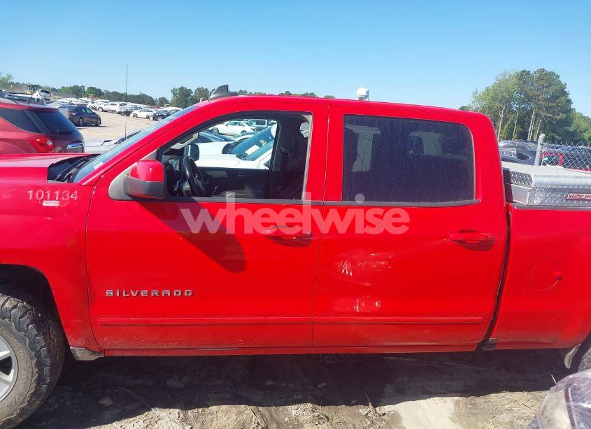 Photo 14 of 2018 Chevrolet Silverado 1500 1LT (VIN 1GCUKREC0JF222376)