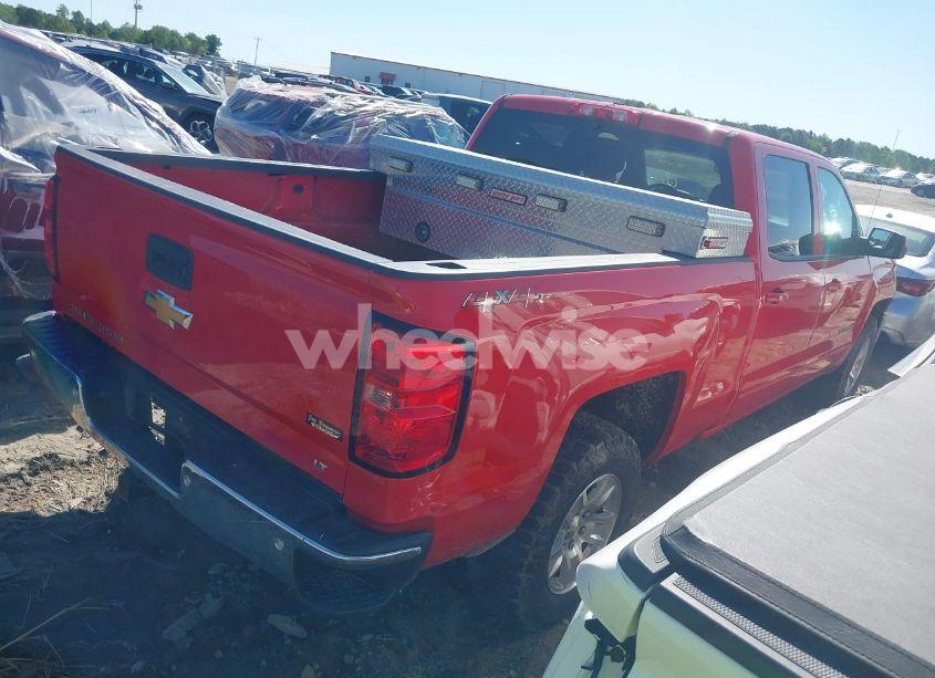 Photo 4 of 2018 Chevrolet Silverado 1500 1LT (VIN 1GCUKREC0JF222376)