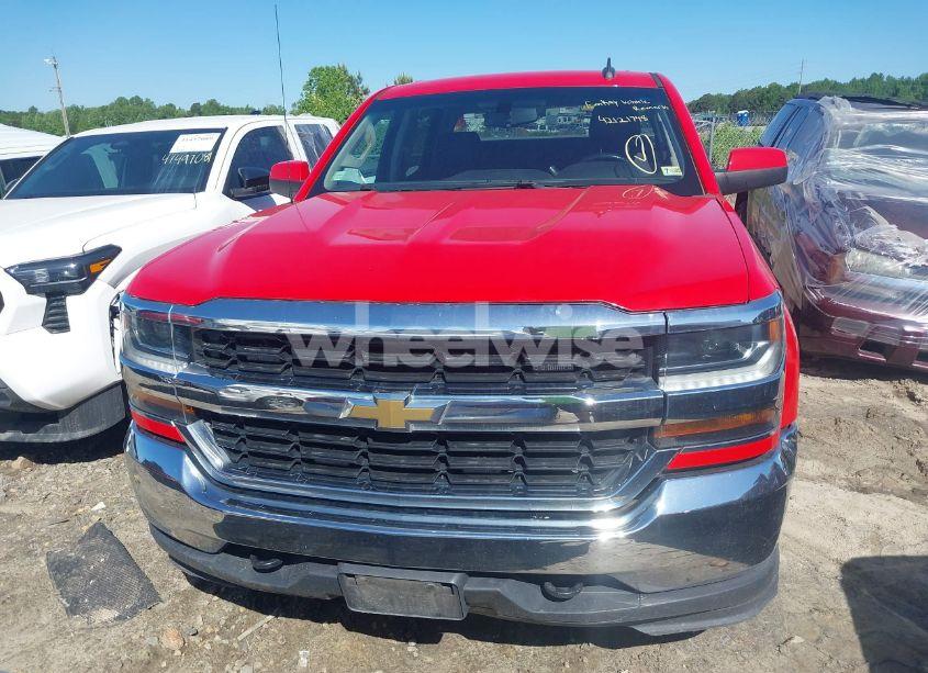 Photo 6 of 2018 Chevrolet Silverado 1500 1LT (VIN 1GCUKREC0JF222376)