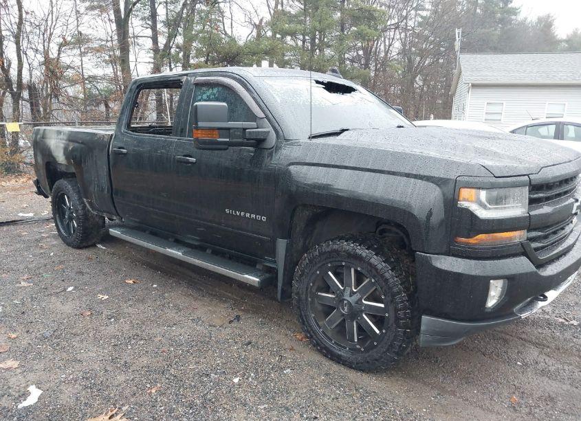 2017 Chevrolet Silverado 1500 1LT/2LT (VIN 1GCUKREC1HF198471) main photo