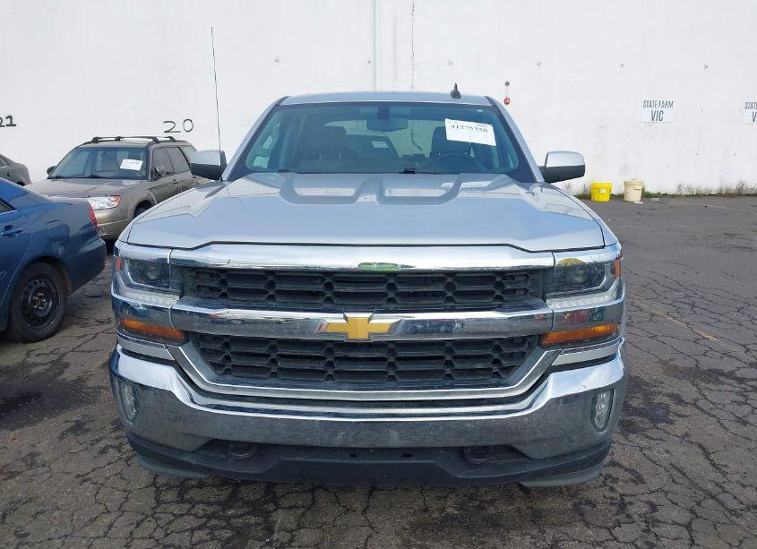 Photo 12 of 2018 Chevrolet Silverado 1500 1LT (VIN 1GCUKREC1JF167288)