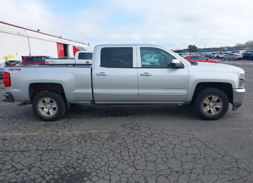 Photo 13 of 2018 Chevrolet Silverado 1500 1LT (VIN 1GCUKREC1JF167288)