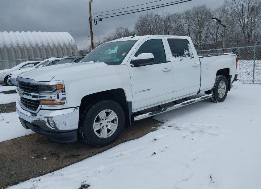 Photo 2 of 2016 Chevrolet Silverado 1500 1LT (VIN 1GCUKREC2GF209136)