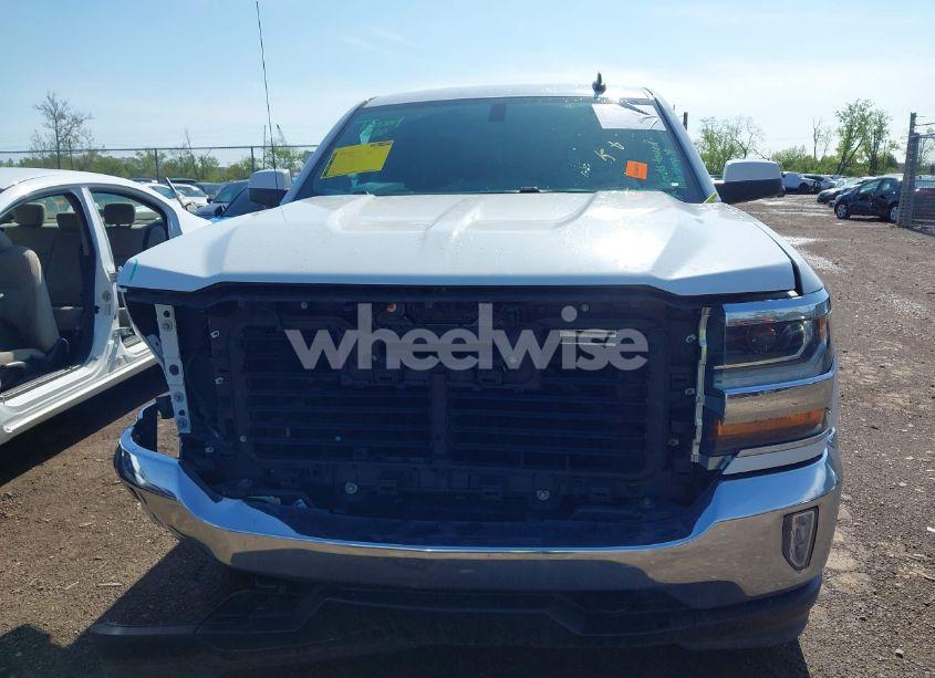 Photo 13 of 2018 Chevrolet Silverado 1500 1LT (VIN 1GCUKREC4JF202440)