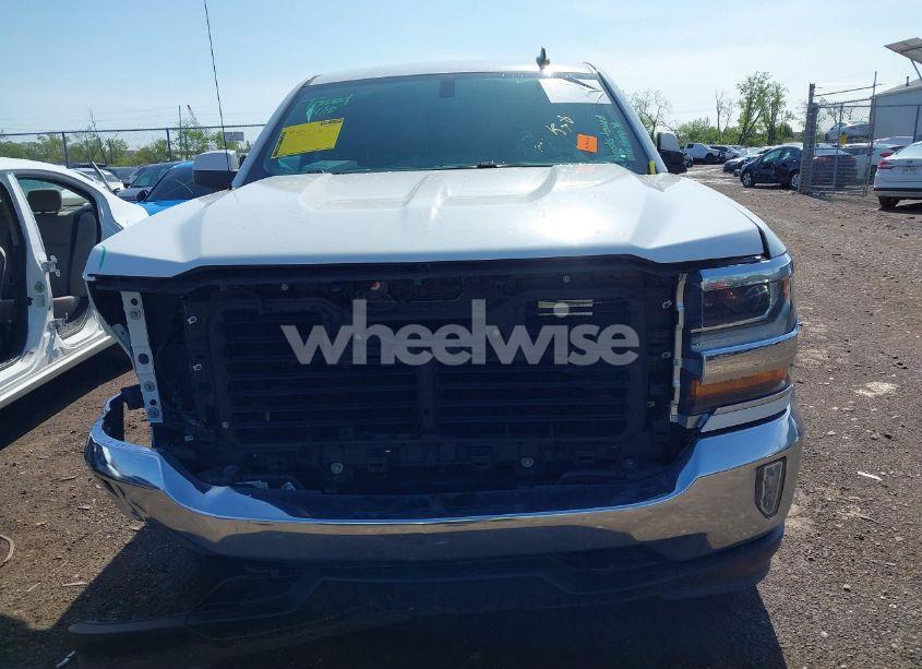 Photo 6 of 2018 Chevrolet Silverado 1500 1LT (VIN 1GCUKREC4JF202440)