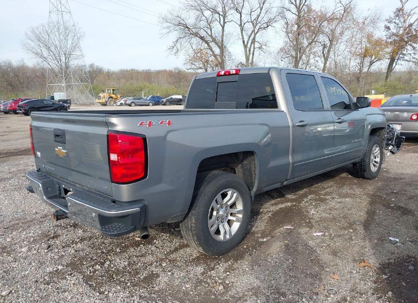 Photo 4 of 2017 Chevrolet Silverado 1500 1LT (VIN 1GCUKREC5HF155459)