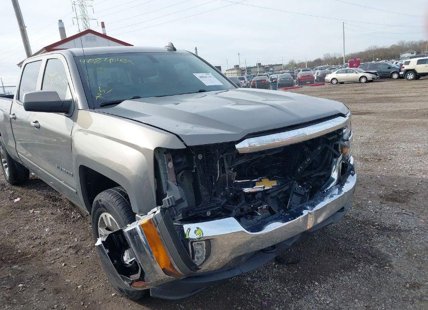 Photo 6 of 2017 Chevrolet Silverado 1500 1LT (VIN 1GCUKREC5HF155459)