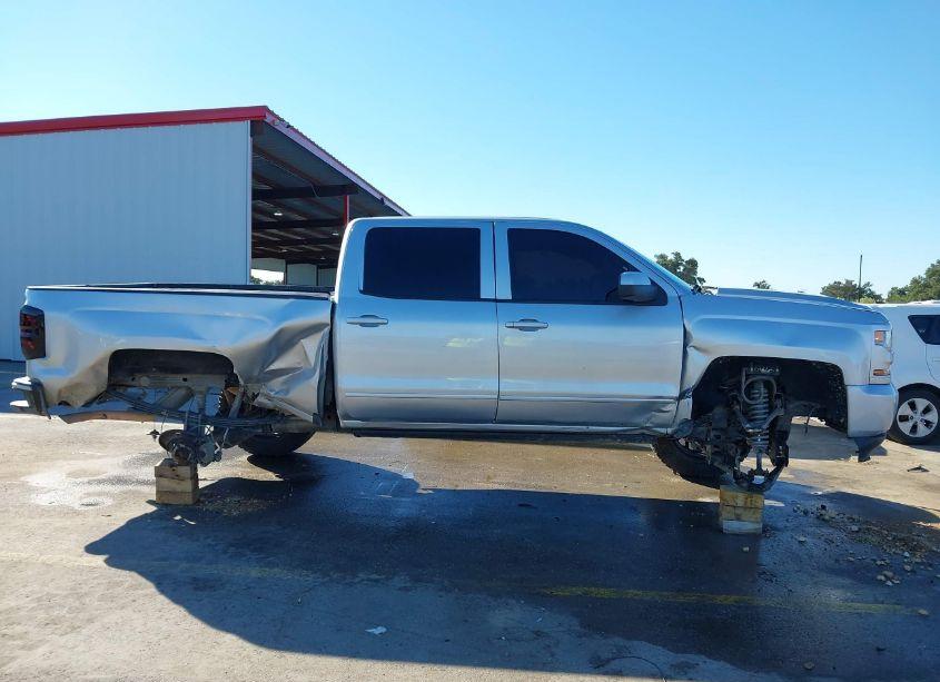 Photo 13 of 2018 Chevrolet Silverado 1500 1LT (VIN 1GCUKREC6JF174110)