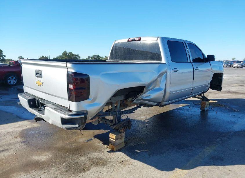 Photo 4 of 2018 Chevrolet Silverado 1500 1LT (VIN 1GCUKREC6JF174110)